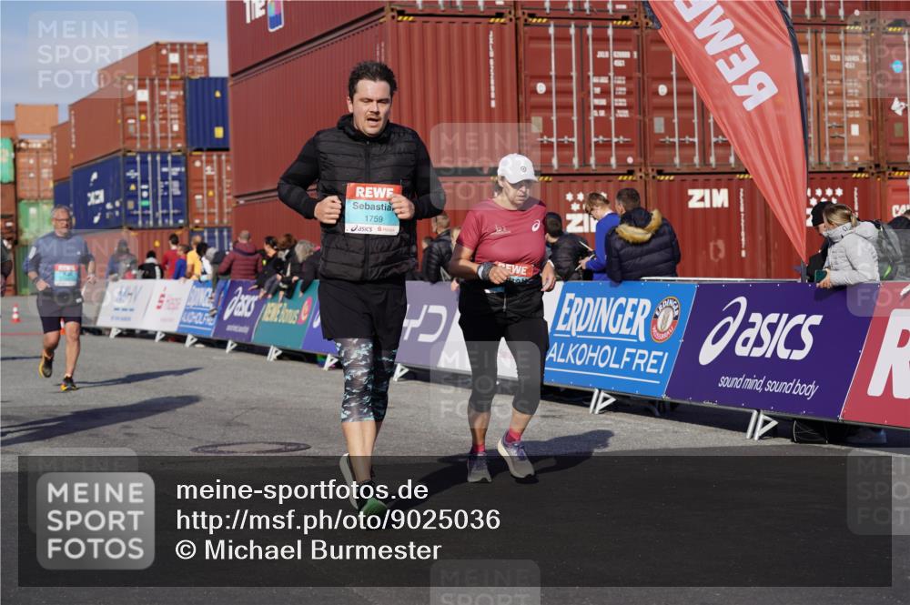03.10.2025 - Köhlbrandbrückenlauf Michael Burmester http://msf.ph/oto/9025036 03.10.2025 10:27:45 Ziel 1004, 1342, 1759, 1993, 2525 meine-sportfotos.de