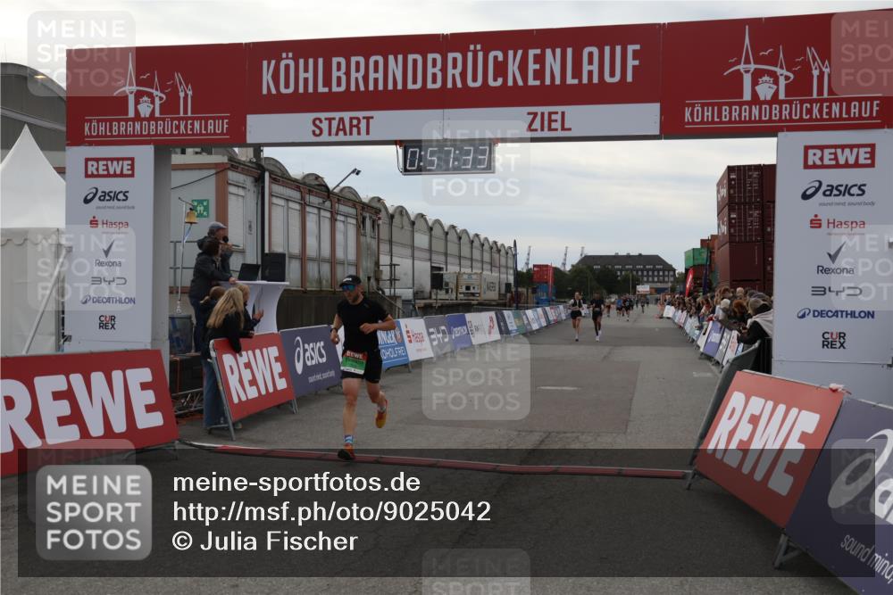 03.10.2025 - Köhlbrandbrückenlauf Julia Fischer http://msf.ph/oto/9025042 03.10.2025 15:57:33 Ziel 7261, 7535, 9177, 9178, 9668 meine-sportfotos.de