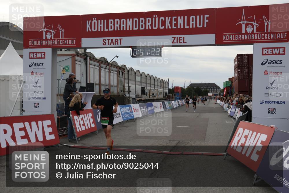 03.10.2025 - Köhlbrandbrückenlauf Julia Fischer http://msf.ph/oto/9025044 03.10.2025 15:57:33 Ziel 7261, 7535, 9177, 9178, 9668 meine-sportfotos.de