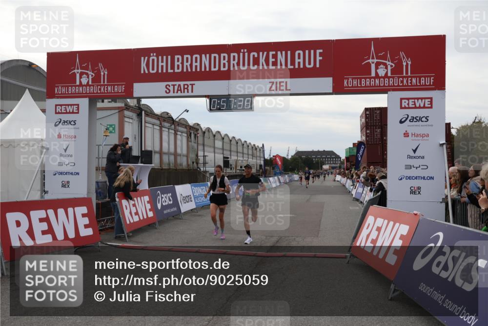 03.10.2025 - Köhlbrandbrückenlauf Julia Fischer http://msf.ph/oto/9025059 03.10.2025 15:57:39 Ziel 7261, 7535, 9177, 9178 meine-sportfotos.de
