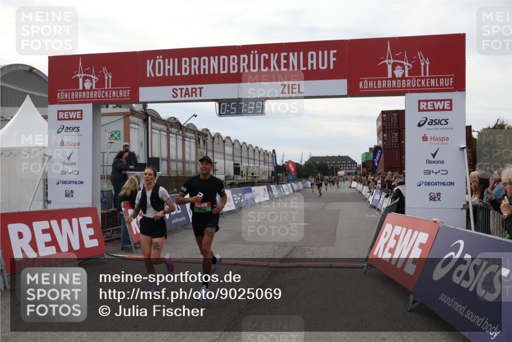03.10.2025 - Köhlbrandbrückenlauf Julia Fischer http://msf.ph/oto/9025069 03.10.2025 15:57:40 Ziel 7261, 7274, 7535, 9177, 9178 meine-sportfotos.de