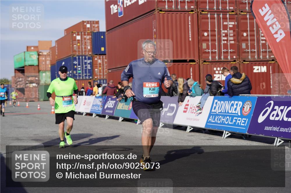 03.10.2025 - Köhlbrandbrückenlauf Michael Burmester http://msf.ph/oto/9025073 03.10.2025 10:27:49 Ziel 1004, 1342, 1993, 2525, 3393 meine-sportfotos.de