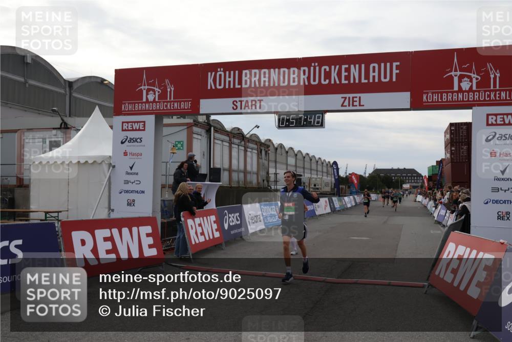 03.10.2025 - Köhlbrandbrückenlauf Julia Fischer http://msf.ph/oto/9025097 03.10.2025 15:57:48 Ziel 7082, 7127, 7274, 7570, 8916, 9177, 9178 meine-sportfotos.de