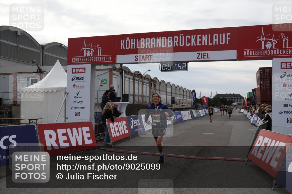 03.10.2025 - Köhlbrandbrückenlauf Julia Fischer http://msf.ph/oto/9025099 03.10.2025 15:57:48 Ziel 7082, 7127, 7274, 7570, 8916, 9177, 9178 meine-sportfotos.de