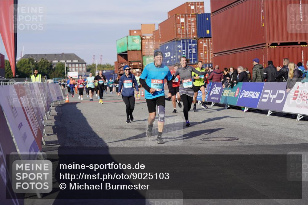 03.10.2025 - Köhlbrandbrückenlauf Michael Burmester http://msf.ph/oto/9025103 03.10.2025 10:27:57 Ziel 2320, 2621, 2630, 2632, 2752, 3393, 3670 meine-sportfotos.de