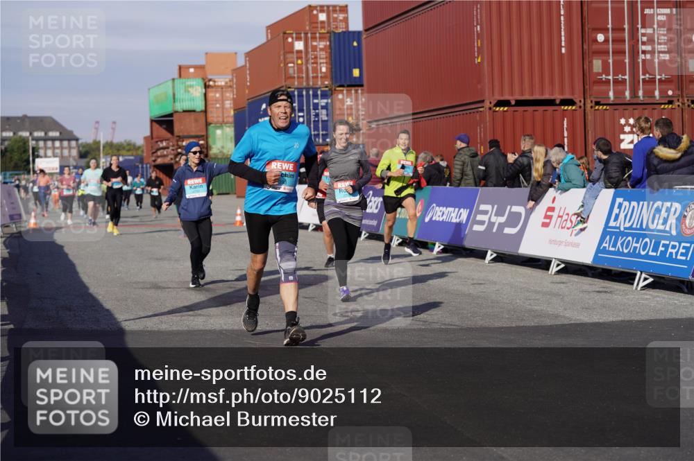 03.10.2025 - Köhlbrandbrückenlauf Michael Burmester http://msf.ph/oto/9025112 03.10.2025 10:27:57 Ziel 2320, 2621, 2630, 2632, 2752, 3393, 3670 meine-sportfotos.de