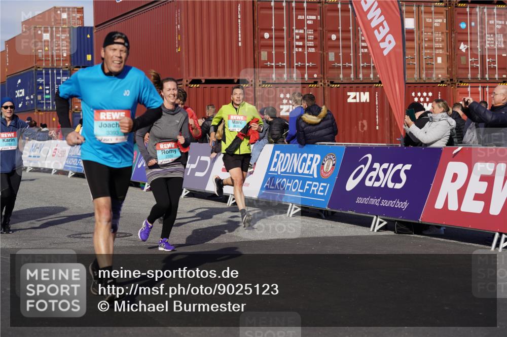 03.10.2025 - Köhlbrandbrückenlauf Michael Burmester http://msf.ph/oto/9025123 03.10.2025 10:27:59 Ziel 1775, 2320, 2621, 2630, 2632, 2752, 3393, 3614, 3670 meine-sportfotos.de