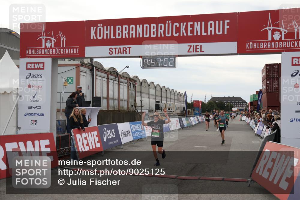 03.10.2025 - Köhlbrandbrückenlauf Julia Fischer http://msf.ph/oto/9025125 03.10.2025 15:57:53 Ziel 7051, 7082, 7127, 7131, 7274, 7570, 8916, 9438 meine-sportfotos.de