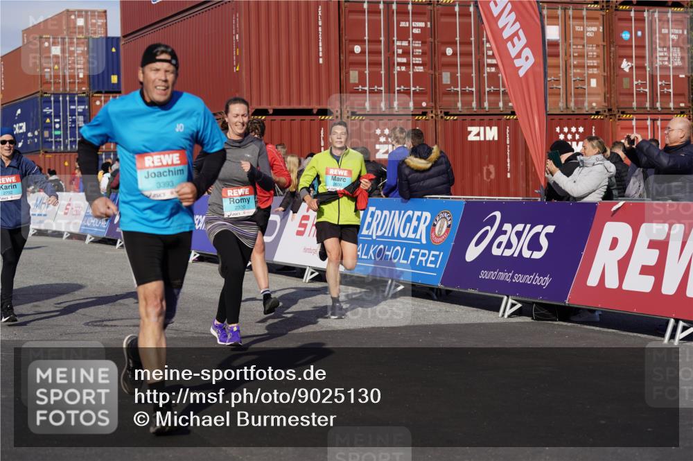 03.10.2025 - Köhlbrandbrückenlauf Michael Burmester http://msf.ph/oto/9025130 03.10.2025 10:27:59 Ziel 1775, 2320, 2621, 2630, 2632, 2752, 3393, 3614, 3670 meine-sportfotos.de
