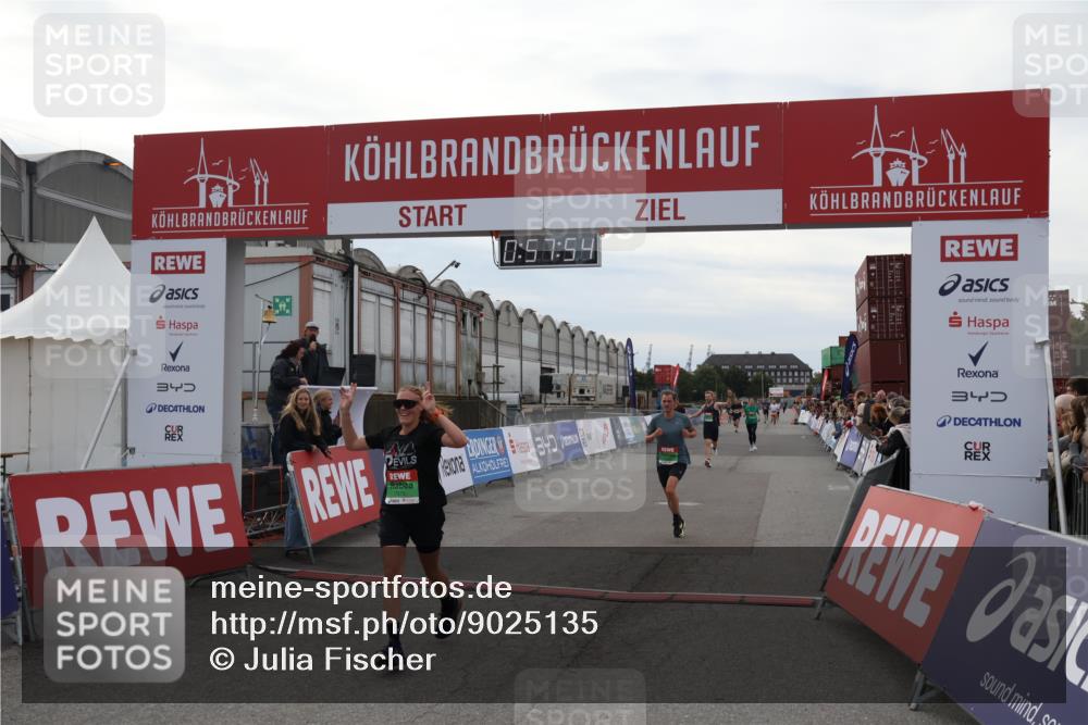 03.10.2025 - Köhlbrandbrückenlauf Julia Fischer http://msf.ph/oto/9025135 03.10.2025 15:57:54 Ziel 7051, 7082, 7127, 7131, 7274, 7570, 8916, 9438 meine-sportfotos.de