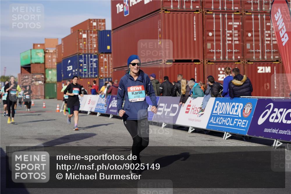 03.10.2025 - Köhlbrandbrückenlauf Michael Burmester http://msf.ph/oto/9025149 03.10.2025 10:28:00 Ziel 1592, 1775, 2320, 2621, 2630, 2632, 2752, 3393, 3614, 3631, 3670 meine-sportfotos.de