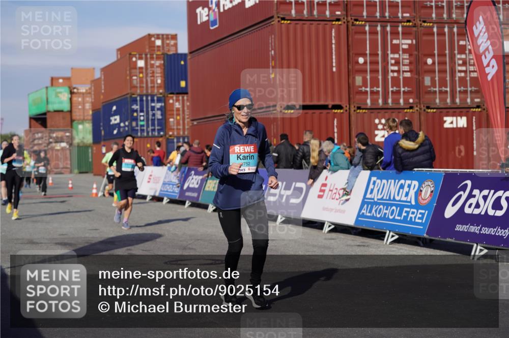 03.10.2025 - Köhlbrandbrückenlauf Michael Burmester http://msf.ph/oto/9025154 03.10.2025 10:28:00 Ziel 1592, 1775, 2320, 2621, 2630, 2632, 2752, 3393, 3614, 3631, 3670 meine-sportfotos.de
