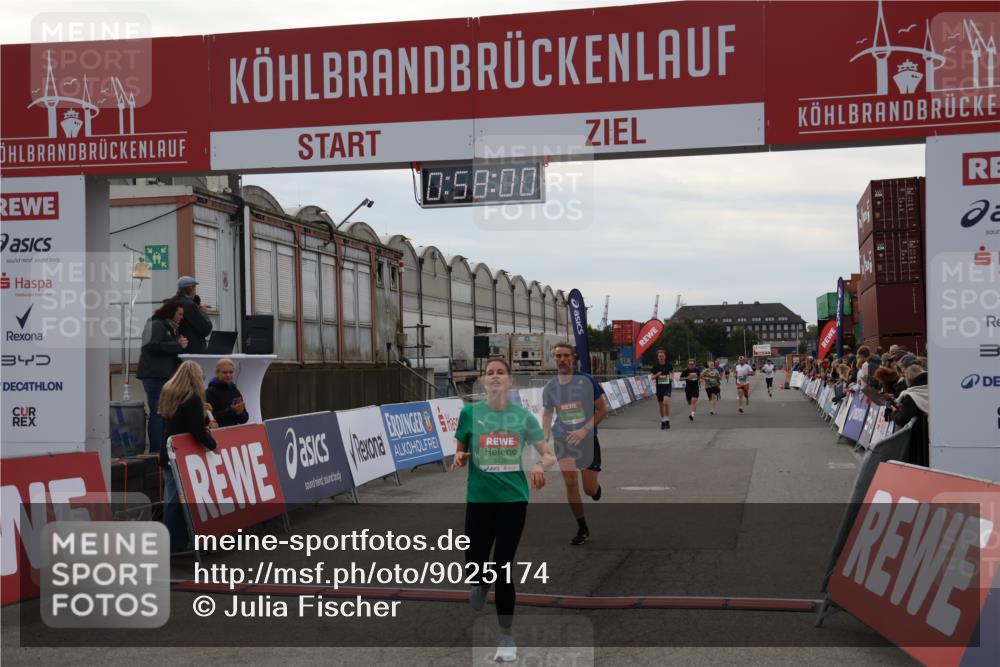 03.10.2025 - Köhlbrandbrückenlauf Julia Fischer http://msf.ph/oto/9025174 03.10.2025 15:58:00 Ziel 7029, 7051, 7087, 7127, 7131, 7570, 7577, 9438 meine-sportfotos.de