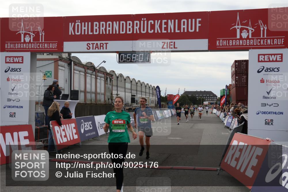 03.10.2025 - Köhlbrandbrückenlauf Julia Fischer http://msf.ph/oto/9025176 03.10.2025 15:58:01 Ziel 7029, 7051, 7087, 7127, 7131, 7570, 7577, 9438 meine-sportfotos.de