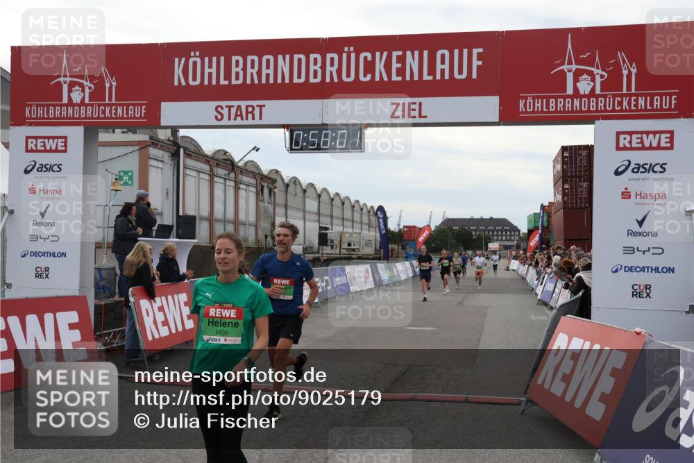 03.10.2025 - Köhlbrandbrückenlauf Julia Fischer http://msf.ph/oto/9025179 03.10.2025 15:58:02 Ziel 7029, 7051, 7087, 7127, 7131, 7352, 7570, 7577, 7614, 9438 meine-sportfotos.de