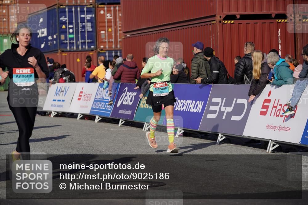 03.10.2025 - Köhlbrandbrückenlauf Michael Burmester http://msf.ph/oto/9025186 03.10.2025 10:28:04 Ziel 1592, 1775, 2320, 2621, 2630, 2632, 2636, 3398, 3399, 3432, 3614, 3631, 3670 meine-sportfotos.de