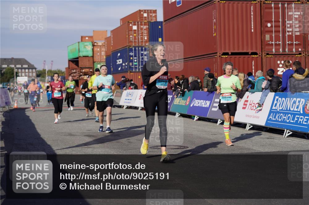 03.10.2025 - Köhlbrandbrückenlauf Michael Burmester http://msf.ph/oto/9025191 03.10.2025 10:28:05 Ziel 1592, 1775, 2621, 2630, 2632, 2636, 3398, 3399, 3432, 3614, 3631, 3670 meine-sportfotos.de