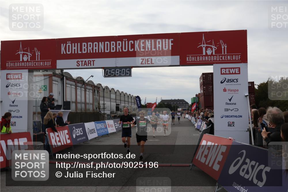 03.10.2025 - Köhlbrandbrückenlauf Julia Fischer http://msf.ph/oto/9025196 03.10.2025 15:58:06 Ziel 7029, 7051, 7087, 7131, 7352, 7577, 7614, 9438 meine-sportfotos.de