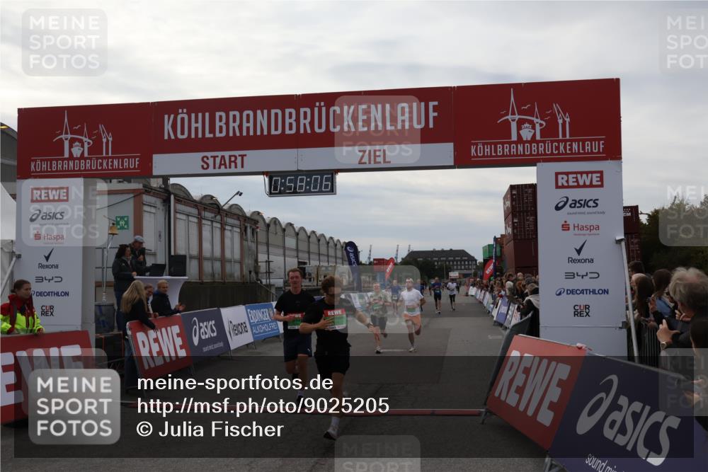 03.10.2025 - Köhlbrandbrückenlauf Julia Fischer http://msf.ph/oto/9025205 03.10.2025 15:58:06 Ziel 7029, 7051, 7087, 7131, 7352, 7577, 7614, 9438 meine-sportfotos.de