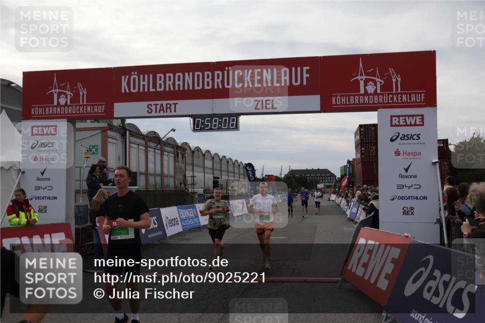 03.10.2025 - Köhlbrandbrückenlauf Julia Fischer http://msf.ph/oto/9025221 03.10.2025 15:58:08 Ziel 7029, 7087, 7352, 7577, 7614, 8761, 9223, 9224, 9227, 9438 meine-sportfotos.de