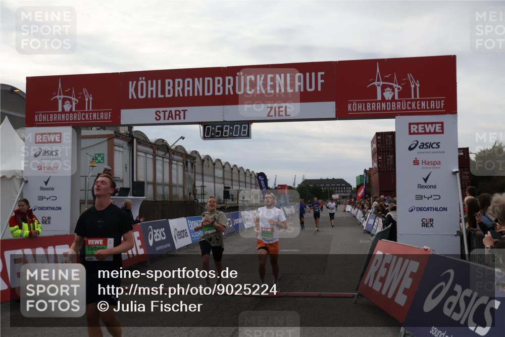 03.10.2025 - Köhlbrandbrückenlauf Julia Fischer http://msf.ph/oto/9025224 03.10.2025 15:58:08 Ziel 7029, 7087, 7352, 7577, 7614, 8761, 9223, 9224, 9227, 9438 meine-sportfotos.de