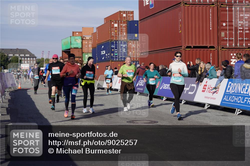 03.10.2025 - Köhlbrandbrückenlauf Michael Burmester http://msf.ph/oto/9025257 03.10.2025 10:28:11 Ziel 1579, 1592, 1775, 1872, 2094, 2366, 2636, 2869, 2870, 3161, 3231, 3360, 3398, 3399, 3432, 3476, 3611, 3614, 3631 meine-sportfotos.de