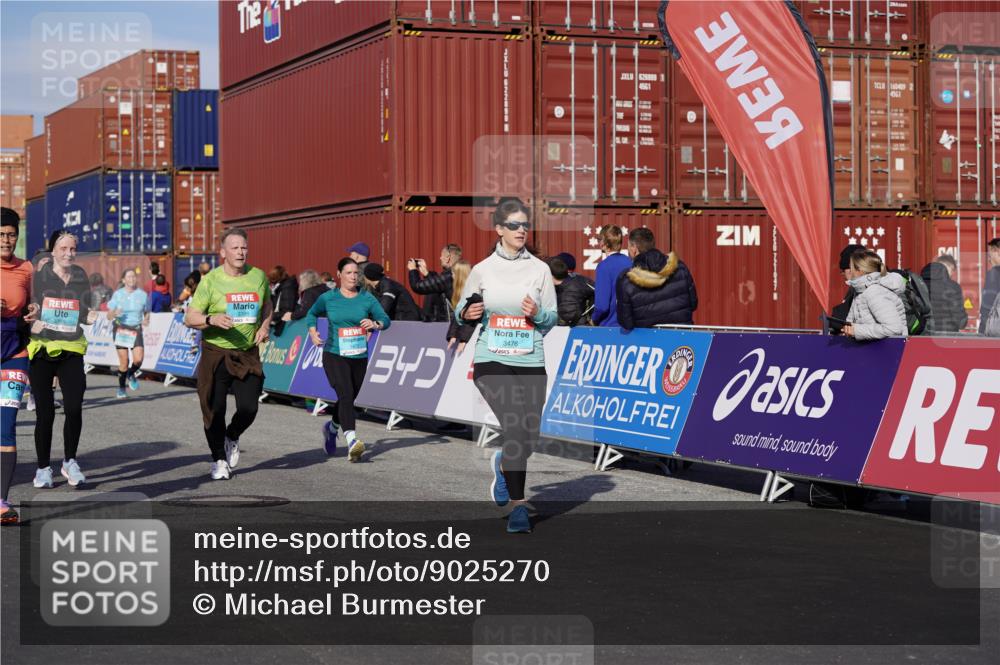 03.10.2025 - Köhlbrandbrückenlauf Michael Burmester http://msf.ph/oto/9025270 03.10.2025 10:28:12 Ziel 1579, 1592, 1872, 2094, 2366, 2636, 2869, 2870, 3161, 3231, 3360, 3398, 3399, 3432, 3476, 3611, 3631 meine-sportfotos.de