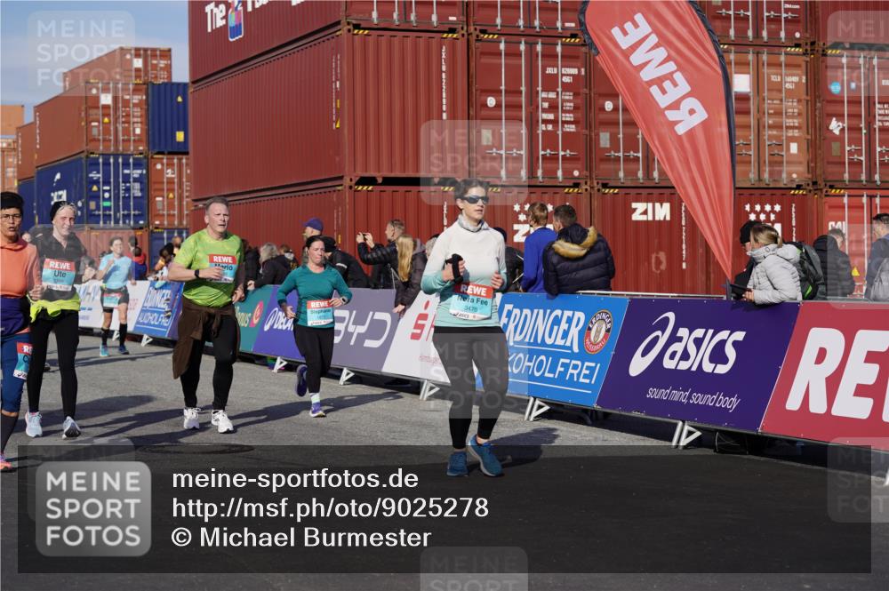 03.10.2025 - Köhlbrandbrückenlauf Michael Burmester http://msf.ph/oto/9025278 03.10.2025 10:28:12 Ziel 1579, 1592, 1872, 2094, 2366, 2636, 2869, 2870, 3161, 3231, 3360, 3398, 3399, 3432, 3476, 3611, 3631 meine-sportfotos.de
