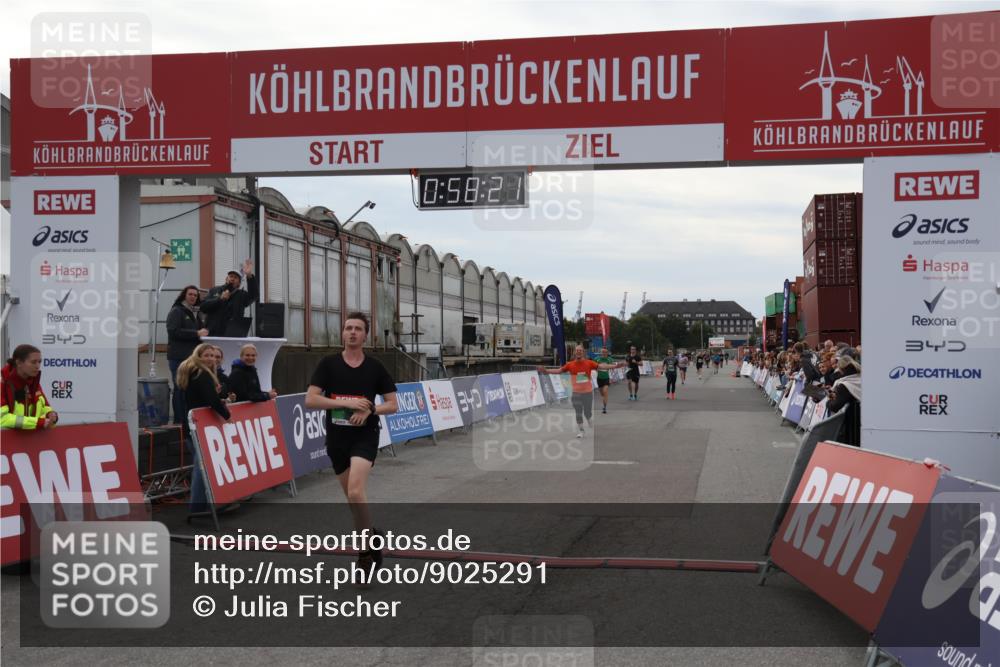 03.10.2025 - Köhlbrandbrückenlauf Julia Fischer http://msf.ph/oto/9025291 03.10.2025 15:58:21 Ziel 7095, 7096, 7104, 8761, 9223, 9224, 9227, 9340, 9659 meine-sportfotos.de