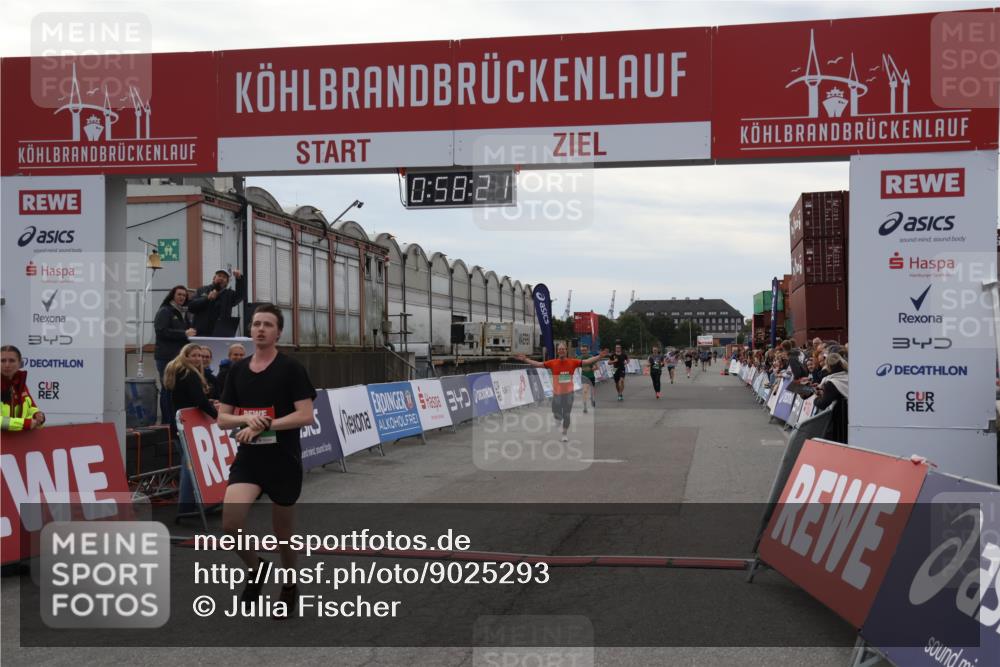 03.10.2025 - Köhlbrandbrückenlauf Julia Fischer http://msf.ph/oto/9025293 03.10.2025 15:58:21 Ziel 7095, 7096, 7104, 8761, 9223, 9224, 9227, 9340, 9659 meine-sportfotos.de