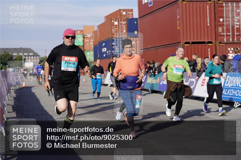03.10.2025 - Köhlbrandbrückenlauf Michael Burmester http://msf.ph/oto/9025300 03.10.2025 10:28:13 Ziel 1579, 1872, 2094, 2366, 2636, 2869, 2870, 3161, 3231, 3360, 3398, 3399, 3432, 3476, 3611 meine-sportfotos.de
