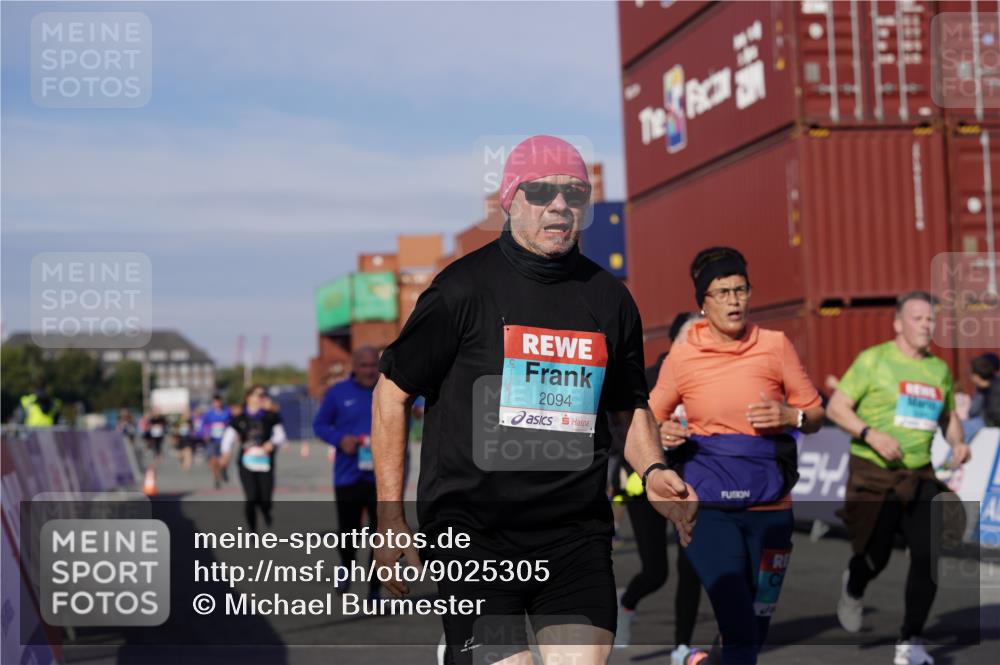 03.10.2025 - Köhlbrandbrückenlauf Michael Burmester http://msf.ph/oto/9025305 03.10.2025 10:28:14 Ziel 1579, 1872, 2094, 2366, 2636, 2869, 2870, 3161, 3231, 3360, 3398, 3399, 3432, 3476, 3611 meine-sportfotos.de