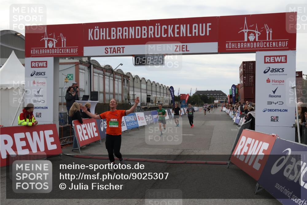 03.10.2025 - Köhlbrandbrückenlauf Julia Fischer http://msf.ph/oto/9025307 03.10.2025 15:58:25 Ziel 7095, 7096, 7104, 9340, 9659 meine-sportfotos.de