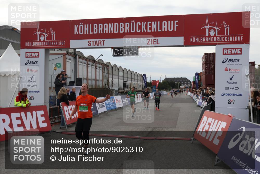 03.10.2025 - Köhlbrandbrückenlauf Julia Fischer http://msf.ph/oto/9025310 03.10.2025 15:58:25 Ziel 7095, 7096, 7104, 9340, 9659 meine-sportfotos.de