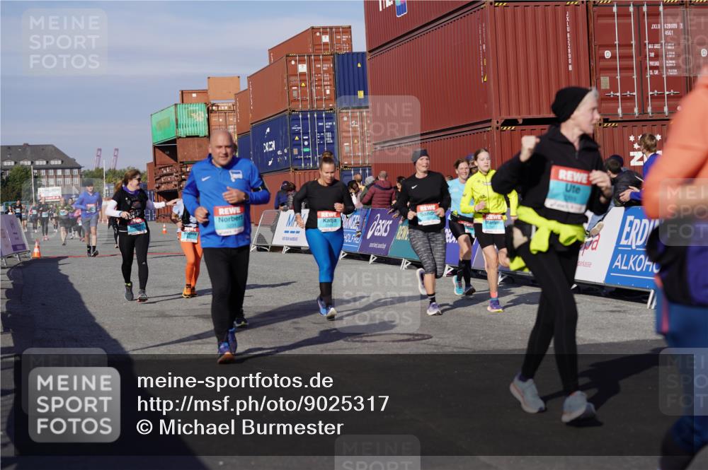 03.10.2025 - Köhlbrandbrückenlauf Michael Burmester http://msf.ph/oto/9025317 03.10.2025 10:28:15 Ziel 1579, 1872, 1910, 2094, 2366, 2869, 2870, 3161, 3231, 3360, 3398, 3399, 3432, 3476, 3611 meine-sportfotos.de