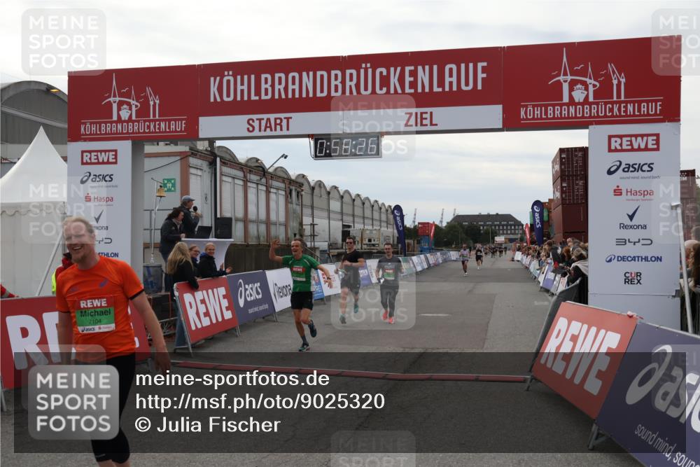 03.10.2025 - Köhlbrandbrückenlauf Julia Fischer http://msf.ph/oto/9025320 03.10.2025 15:58:27 Ziel 7095, 7096, 7104, 7121, 9340, 9659 meine-sportfotos.de