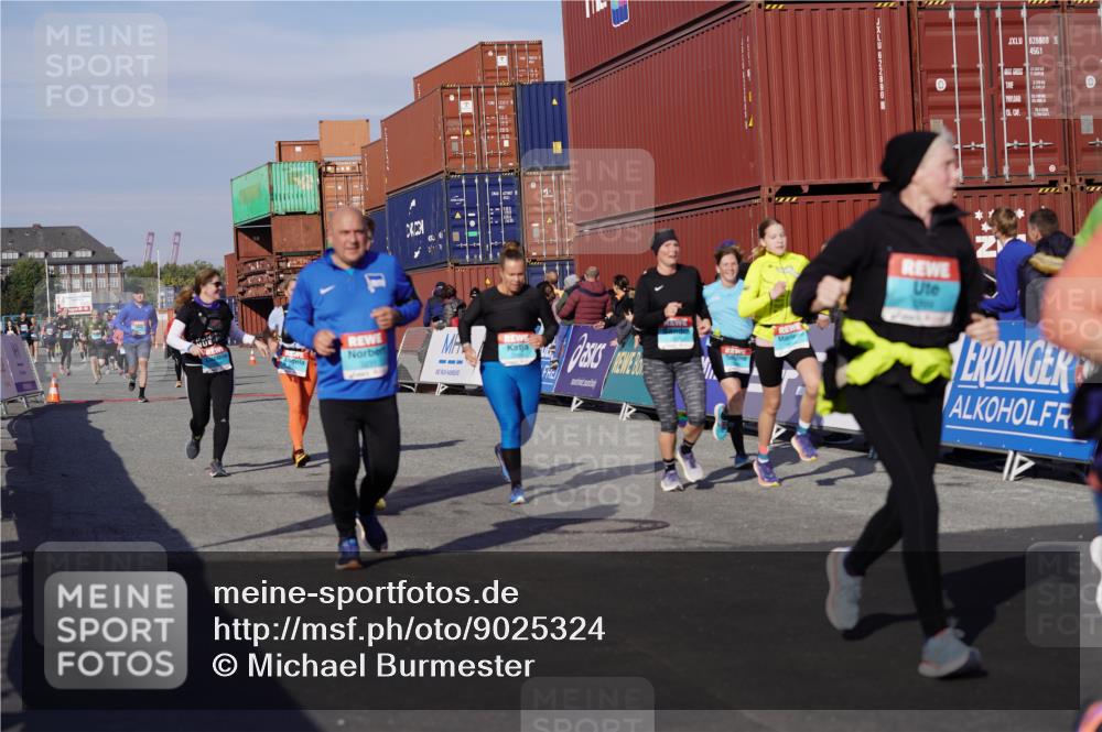 03.10.2025 - Köhlbrandbrückenlauf Michael Burmester http://msf.ph/oto/9025324 03.10.2025 10:28:15 Ziel 1579, 1872, 1910, 2094, 2366, 2869, 2870, 3161, 3231, 3360, 3398, 3399, 3432, 3476, 3611 meine-sportfotos.de