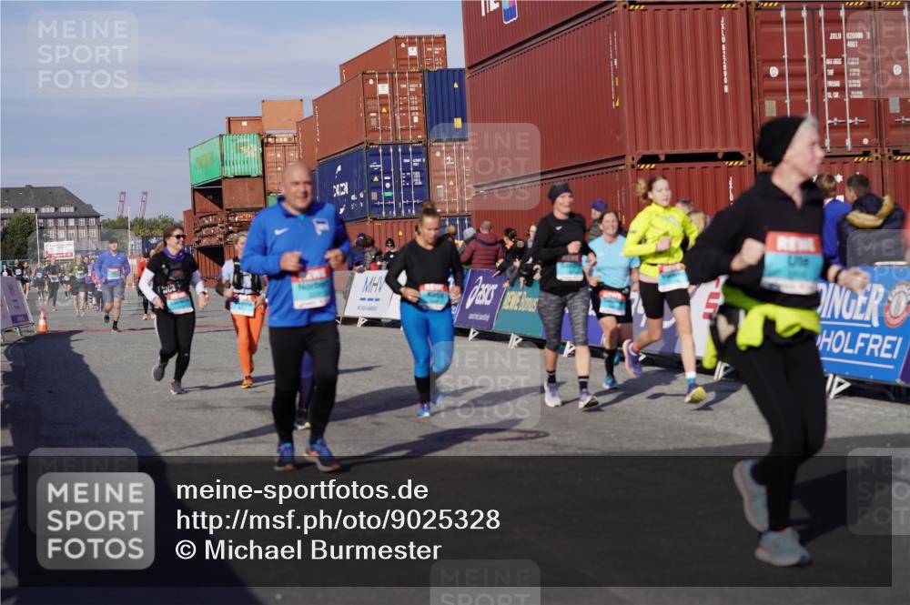 03.10.2025 - Köhlbrandbrückenlauf Michael Burmester http://msf.ph/oto/9025328 03.10.2025 10:28:15 Ziel 1579, 1872, 1910, 2094, 2366, 2869, 2870, 3161, 3231, 3360, 3398, 3399, 3432, 3476, 3611 meine-sportfotos.de