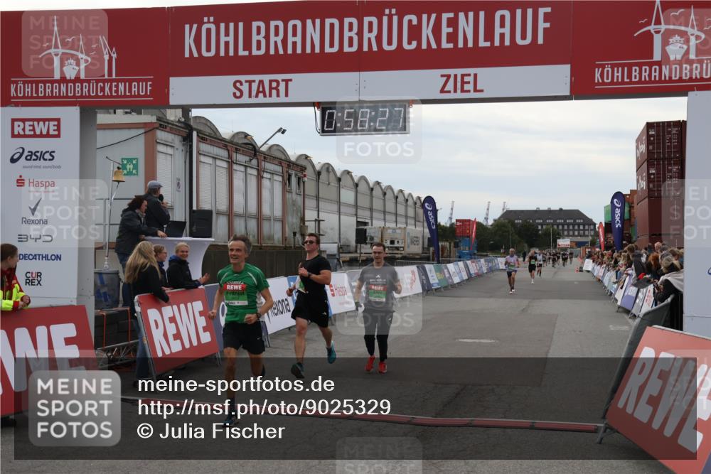 03.10.2025 - Köhlbrandbrückenlauf Julia Fischer http://msf.ph/oto/9025329 03.10.2025 15:58:27 Ziel 7095, 7096, 7104, 7121, 9340, 9659 meine-sportfotos.de