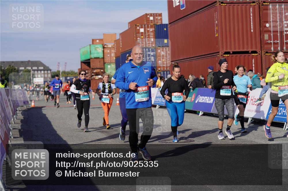 03.10.2025 - Köhlbrandbrückenlauf Michael Burmester http://msf.ph/oto/9025335 03.10.2025 10:28:16 Ziel 1579, 1872, 1910, 2094, 2366, 2409, 2869, 2870, 3161, 3231, 3360, 3398, 3432, 3476, 3611 meine-sportfotos.de