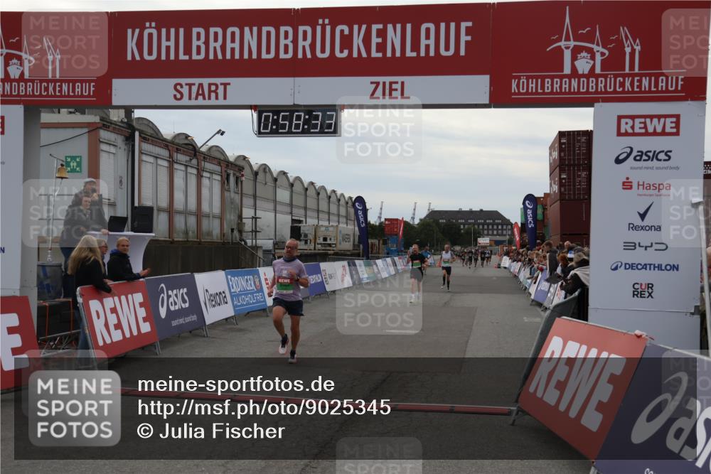 03.10.2025 - Köhlbrandbrückenlauf Julia Fischer http://msf.ph/oto/9025345 03.10.2025 15:58:33 Ziel 7095, 7104, 7121, 9057, 9340, 9659, 9715 meine-sportfotos.de