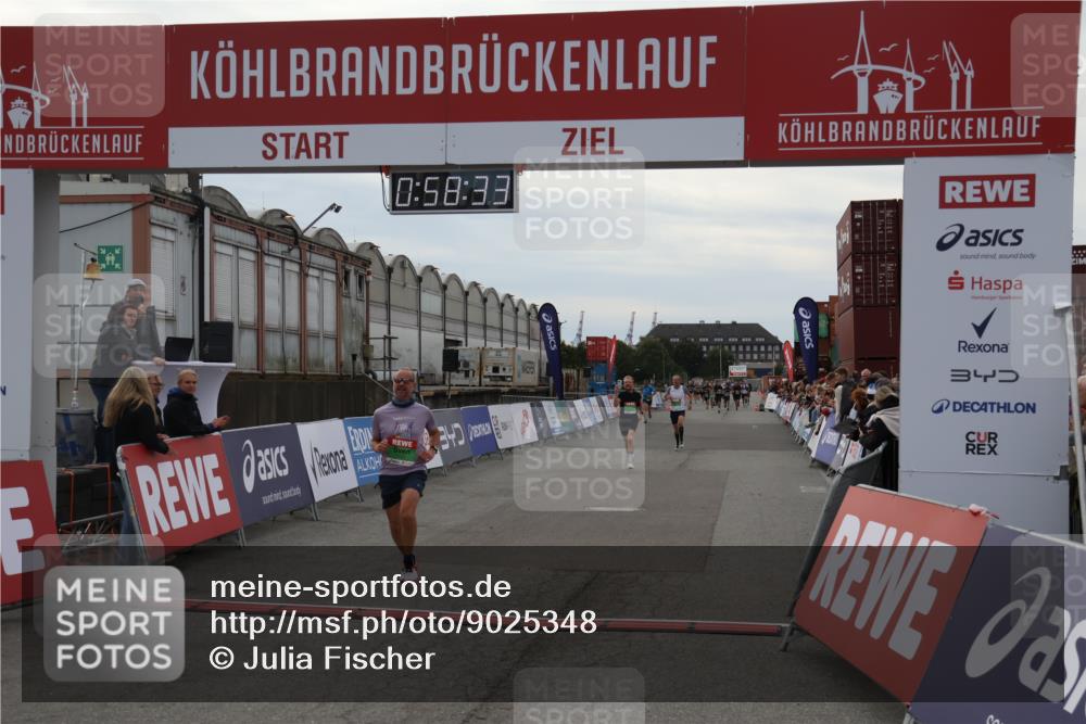03.10.2025 - Köhlbrandbrückenlauf Julia Fischer http://msf.ph/oto/9025348 03.10.2025 15:58:33 Ziel 7095, 7104, 7121, 9057, 9340, 9659, 9715 meine-sportfotos.de