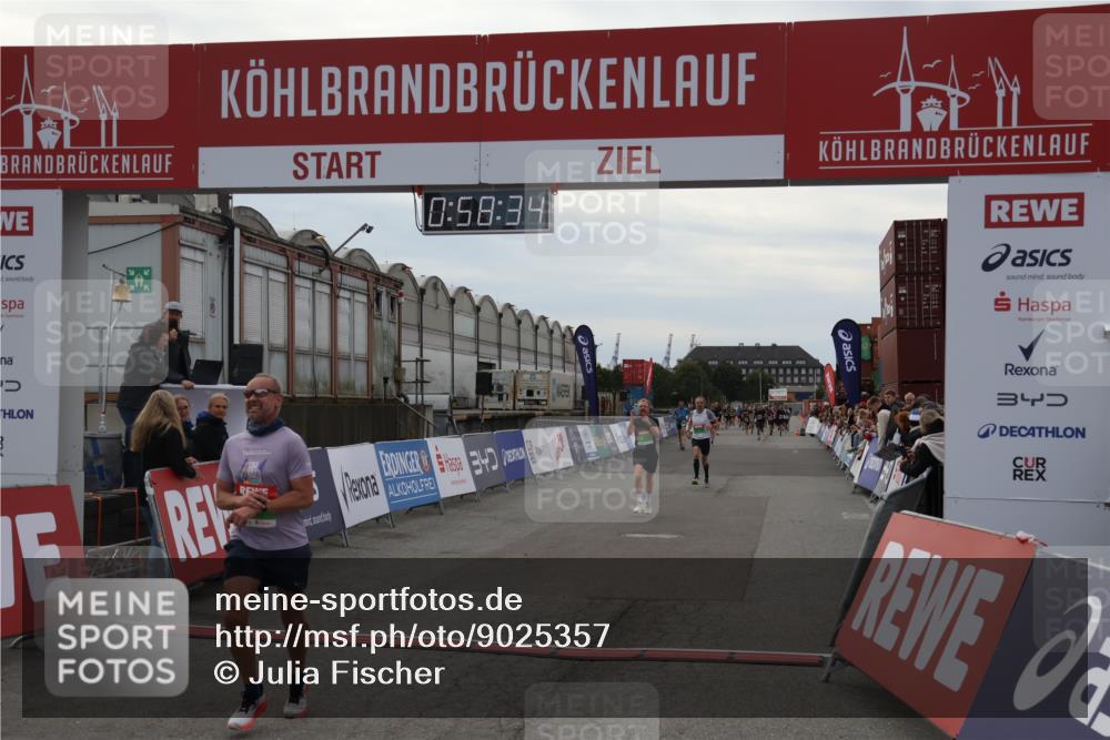 03.10.2025 - Köhlbrandbrückenlauf Julia Fischer http://msf.ph/oto/9025357 03.10.2025 15:58:34 Ziel 7095, 7104, 7121, 9057, 9340, 9659, 9715 meine-sportfotos.de