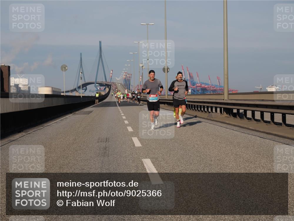 03.10.2025 - Köhlbrandbrückenlauf Fabian Wolf http://msf.ph/oto/9025366 03.10.2025 09:41:33 Position 3  meine-sportfotos.de