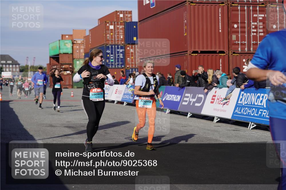03.10.2025 - Köhlbrandbrückenlauf Michael Burmester http://msf.ph/oto/9025368 03.10.2025 10:28:18 Ziel 1579, 1872, 1910, 2094, 2366, 2409, 2869, 2870, 3161, 3231, 3360, 3476, 3611 meine-sportfotos.de