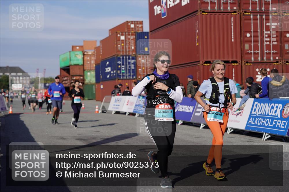 03.10.2025 - Köhlbrandbrückenlauf Michael Burmester http://msf.ph/oto/9025373 03.10.2025 10:28:19 Ziel 1579, 1910, 2094, 2366, 2409, 2869, 2870, 3054, 3161, 3360, 3611 meine-sportfotos.de