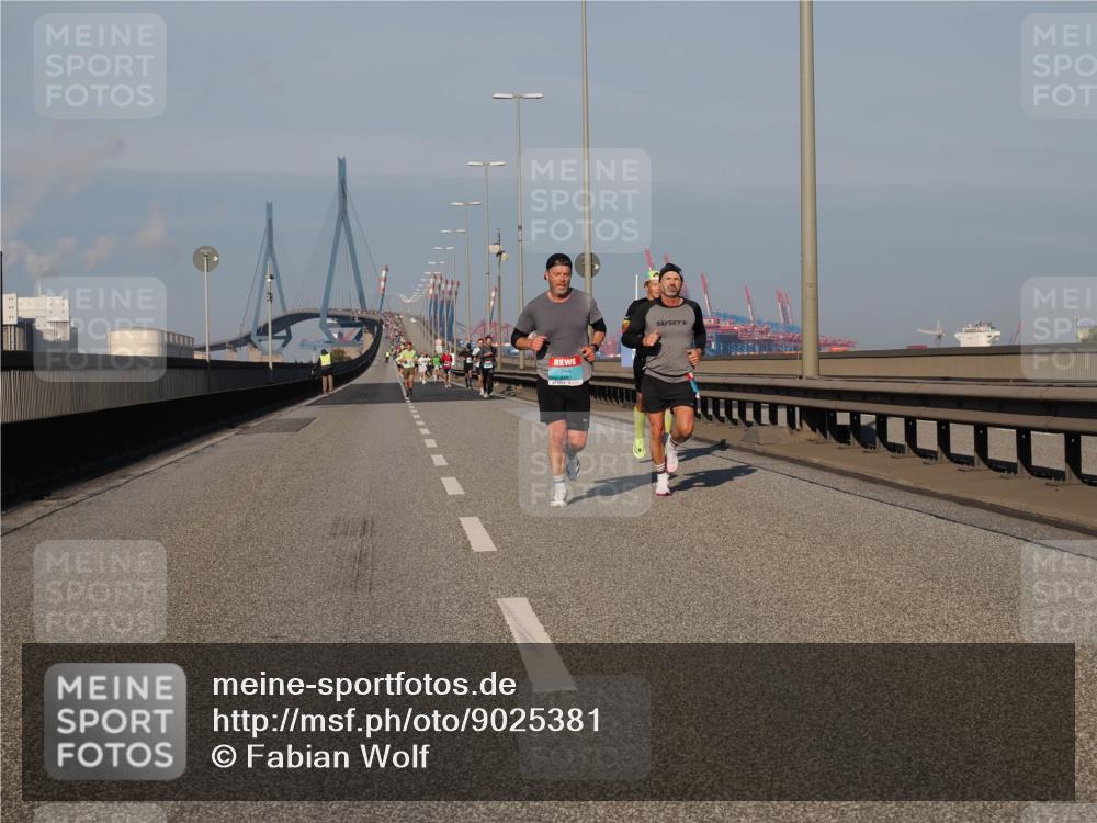 03.10.2025 - Köhlbrandbrückenlauf Fabian Wolf http://msf.ph/oto/9025381 03.10.2025 09:41:33 Position 3  meine-sportfotos.de