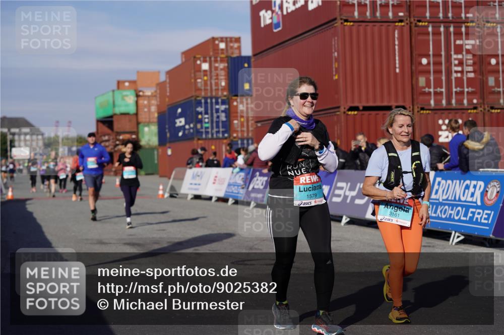 03.10.2025 - Köhlbrandbrückenlauf Michael Burmester http://msf.ph/oto/9025382 03.10.2025 10:28:19 Ziel 1579, 1910, 2094, 2366, 2409, 2869, 2870, 3054, 3161, 3360, 3611 meine-sportfotos.de