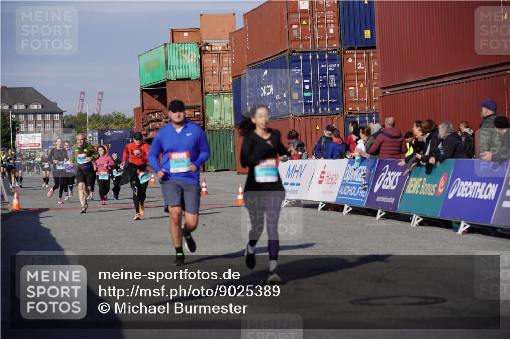 03.10.2025 - Köhlbrandbrückenlauf Michael Burmester http://msf.ph/oto/9025389 03.10.2025 10:28:21 Ziel 1579, 1713, 1910, 2409, 2869, 2870, 3013, 3054, 3161, 3360, 3611 meine-sportfotos.de