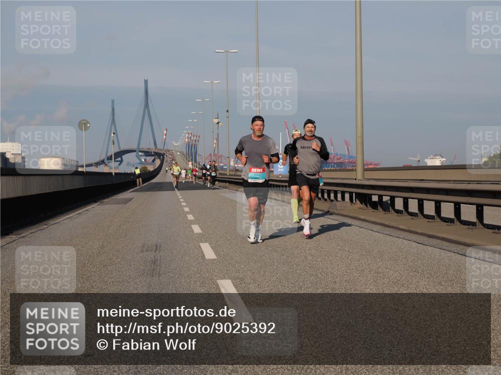 03.10.2025 - Köhlbrandbrückenlauf Fabian Wolf http://msf.ph/oto/9025392 03.10.2025 09:41:34 Position 3  meine-sportfotos.de